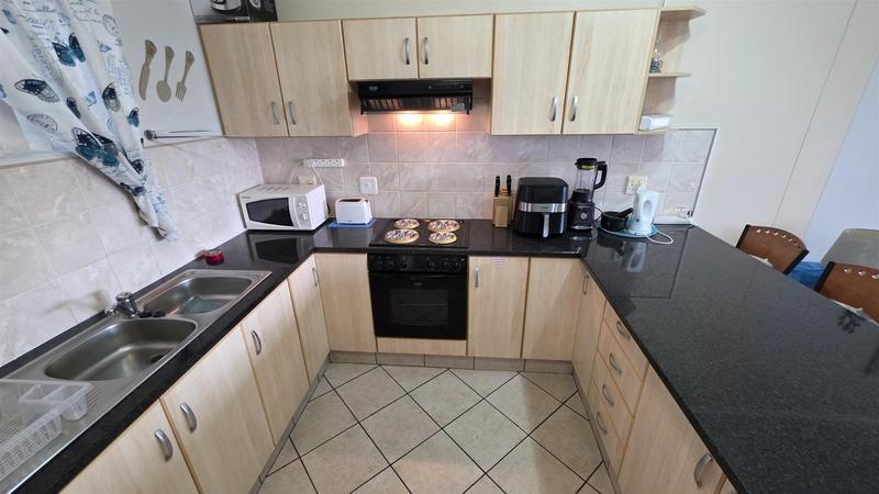 2 Bedroom Property for Sale in Reebok Western Cape